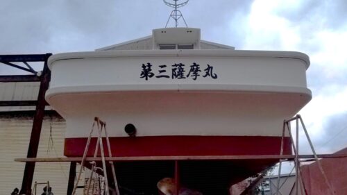 真ん中にカッティングシート貼り付け